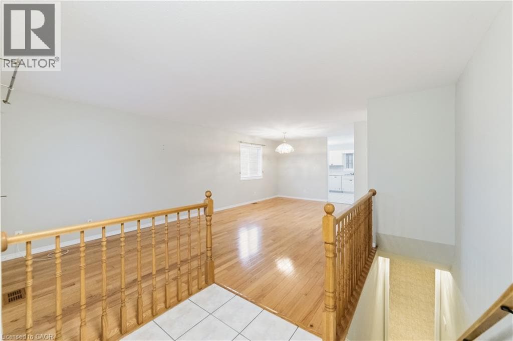 Single Family at 296 AUTUMN Crescent, Welland, Ontario - Photo 7 - RE/MAX Garden City Realty
