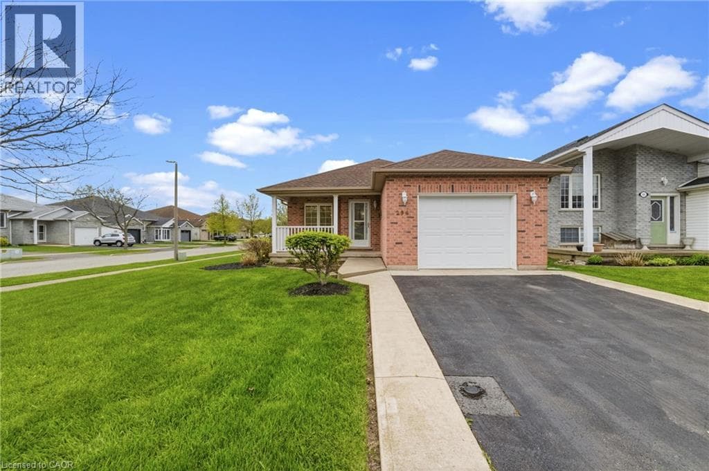 Single Family at 296 AUTUMN Crescent, Welland, Ontario - Photo 2 - RE/MAX Garden City Realty