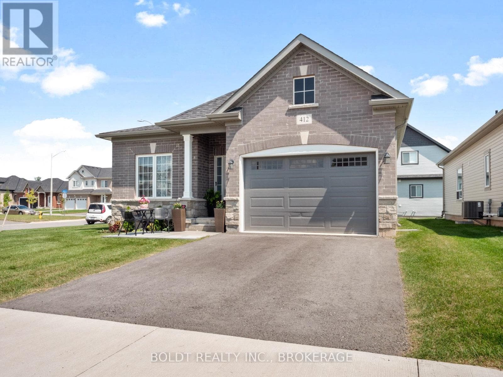 412 Hummel Crescent