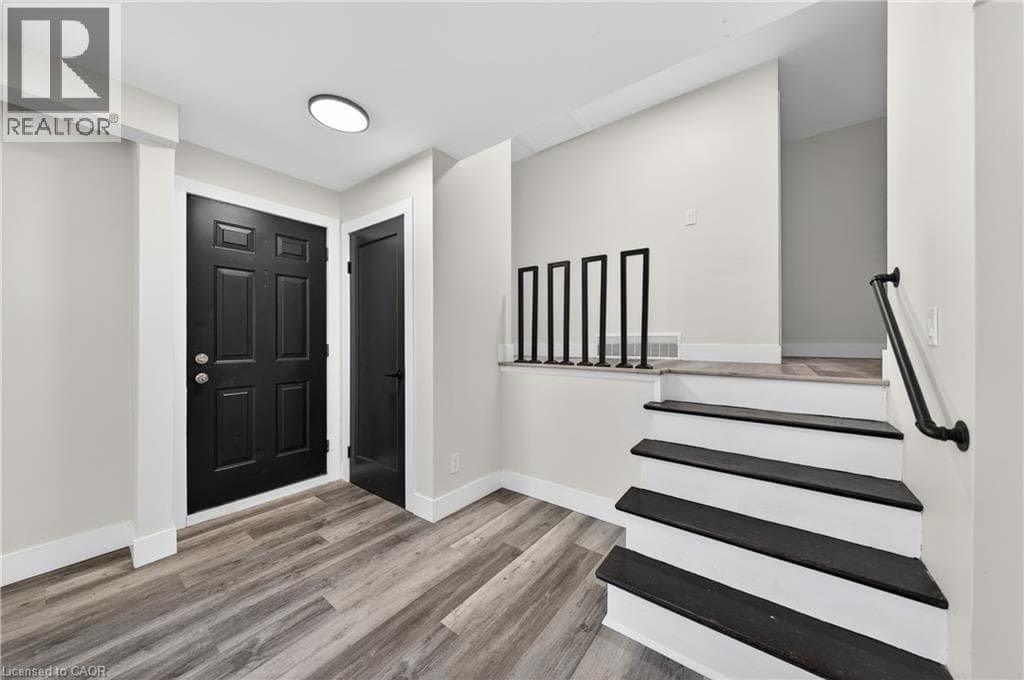 Single Family at 970 PARKDALE Avenue, Fort Erie, Ontario - Photo 5 - RE/MAX Garden City Realty