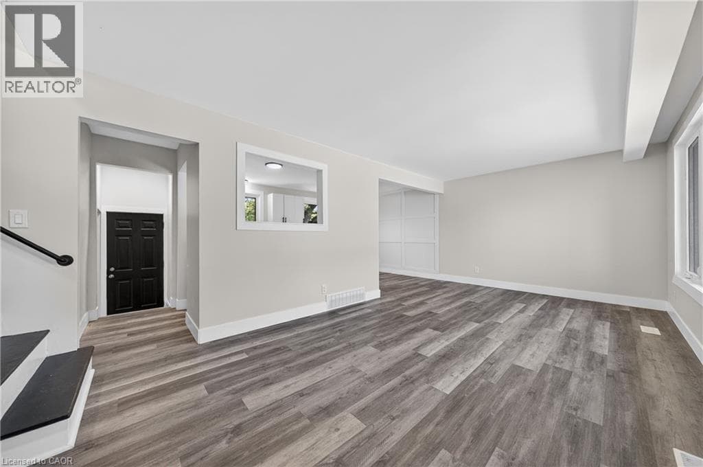 Single Family at 970 PARKDALE Avenue, Fort Erie, Ontario - Photo 6 - RE/MAX Garden City Realty
