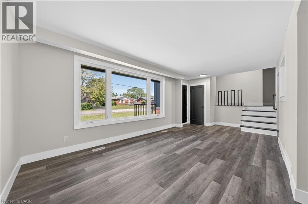 Single Family at 970 PARKDALE Avenue, Fort Erie, Ontario - Photo 8 - RE/MAX Garden City Realty