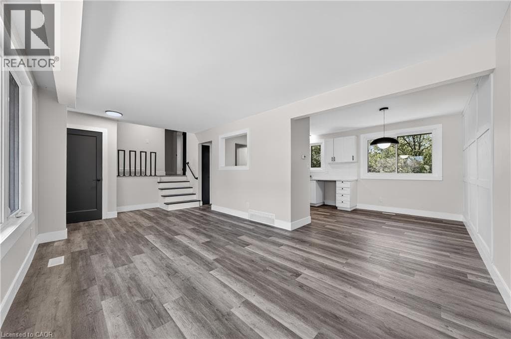 Single Family at 970 PARKDALE Avenue, Fort Erie, Ontario - Photo 9 - RE/MAX Garden City Realty