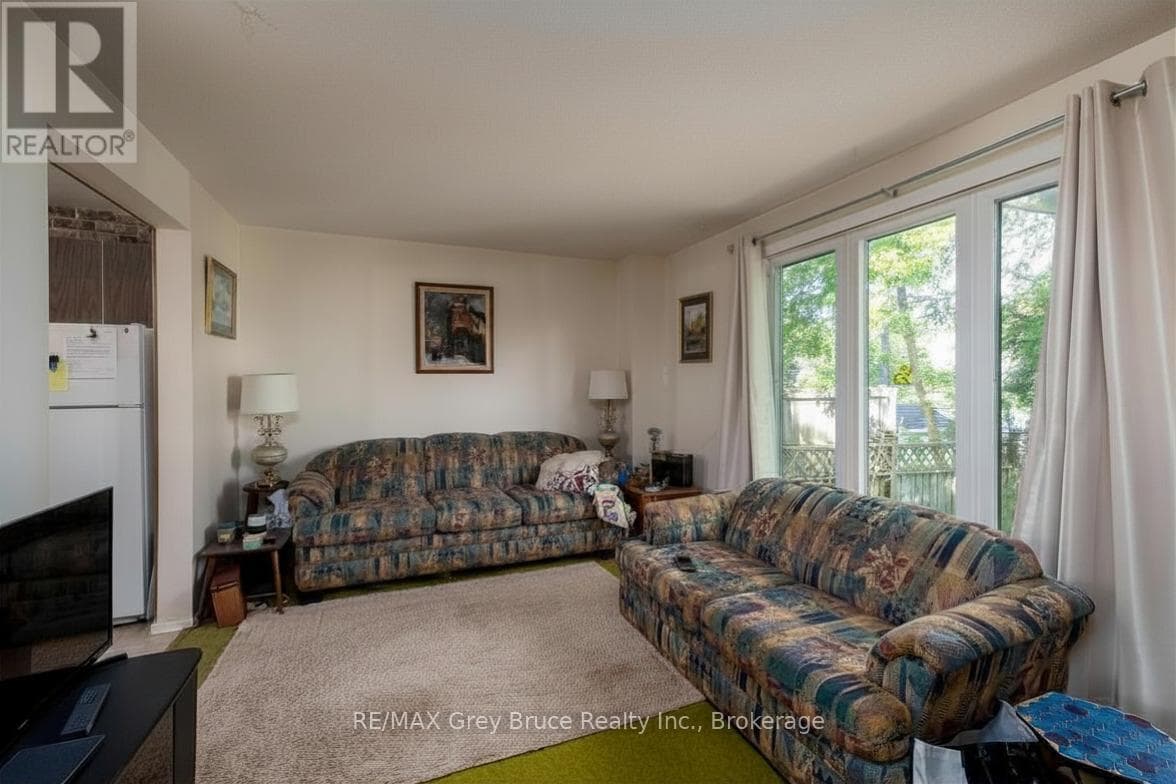 Single Family at 1068 11th Street, Owen Sound, Ontario - Photo 10 - RE/MAX Garden City Realty