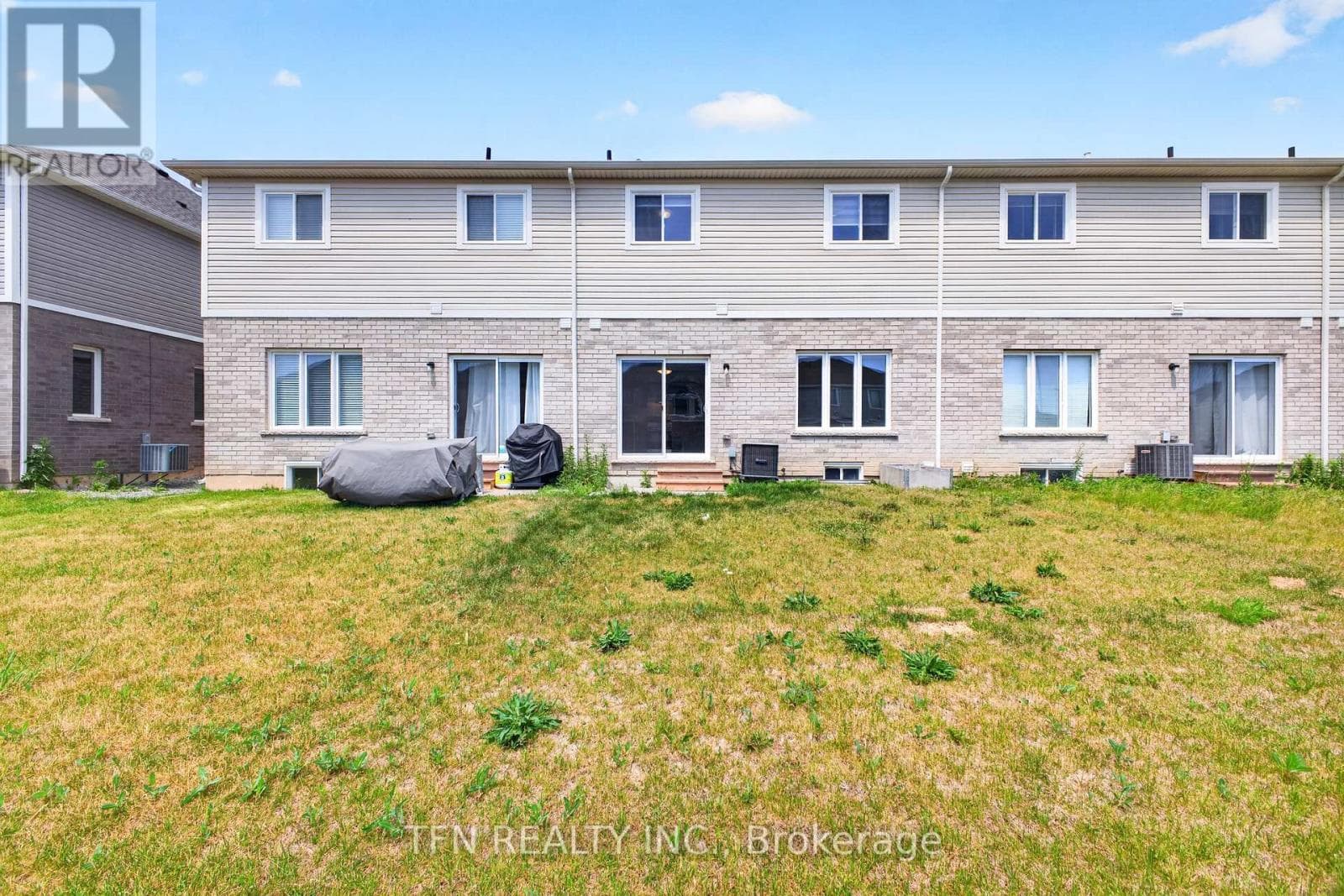 Single Family at 245 Bur Oak Drive, Thorold (Confederation Heights), Ontario - Photo 5 - RE/MAX Garden City Realty