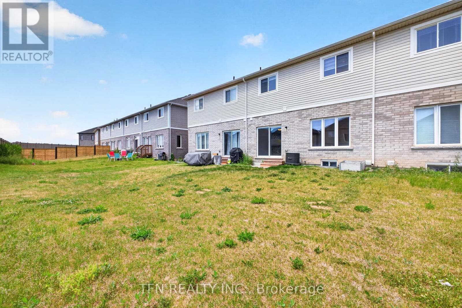 Single Family at 245 Bur Oak Drive, Thorold (Confederation Heights), Ontario - Photo 7 - RE/MAX Garden City Realty