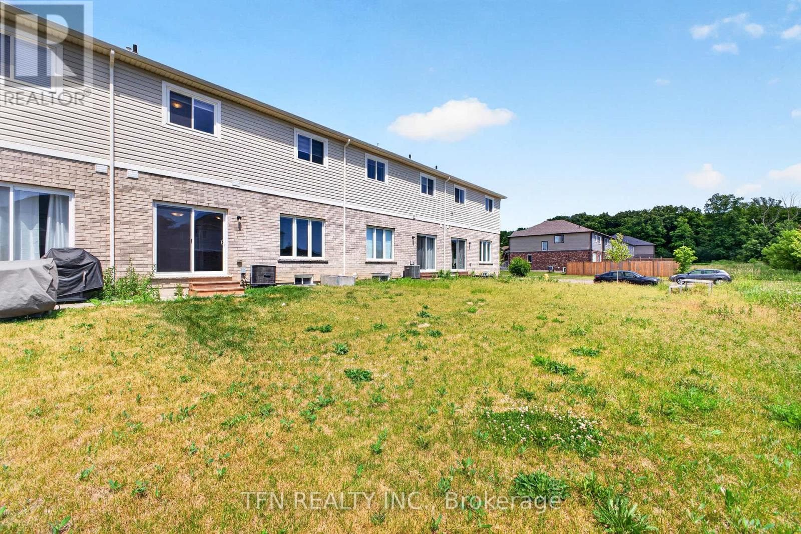 Single Family at 245 Bur Oak Drive, Thorold (Confederation Heights), Ontario - Photo 6 - RE/MAX Garden City Realty