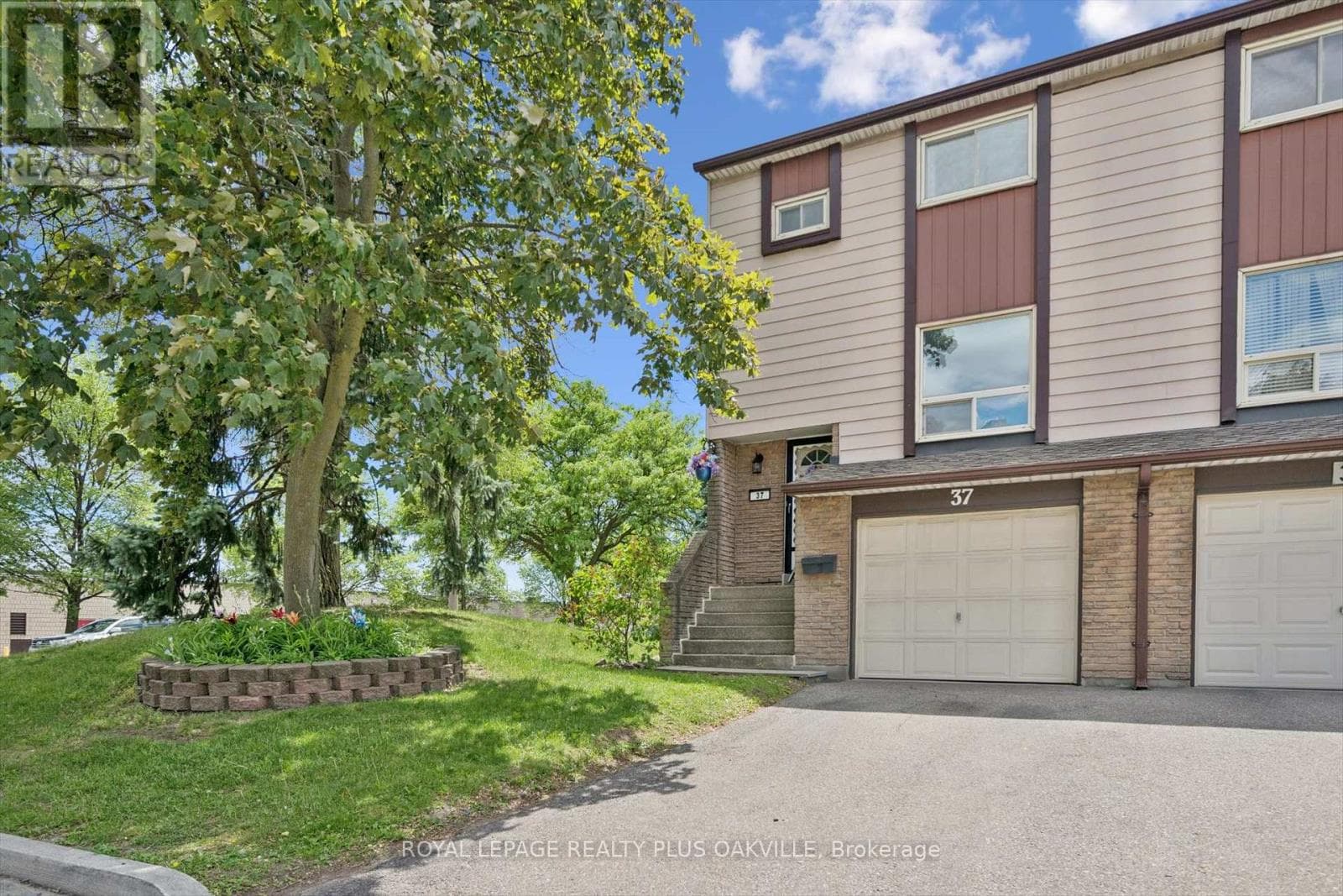 37- 1221 Dundix Road