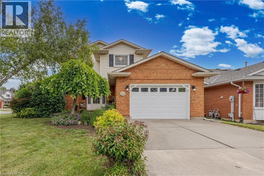 Single Family at 7543 MERRITT Avenue, Niagara Falls, Ontario - Photo 2 - RE/MAX Garden City Realty
