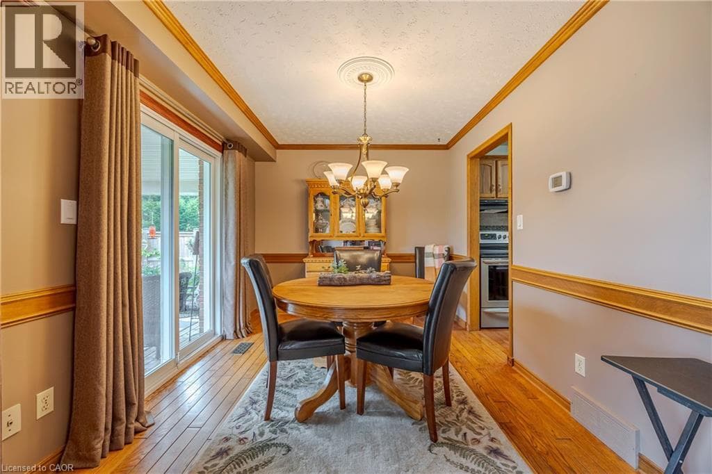 Single Family at 7543 MERRITT Avenue, Niagara Falls, Ontario - Photo 9 - RE/MAX Garden City Realty
