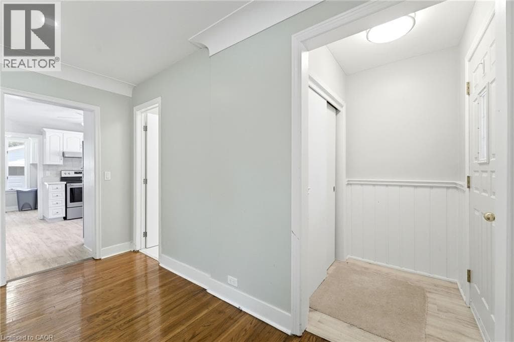Single Family at 6447 BURDETTE Drive, Niagara Falls, Ontario - Photo 6 - RE/MAX Garden City Realty