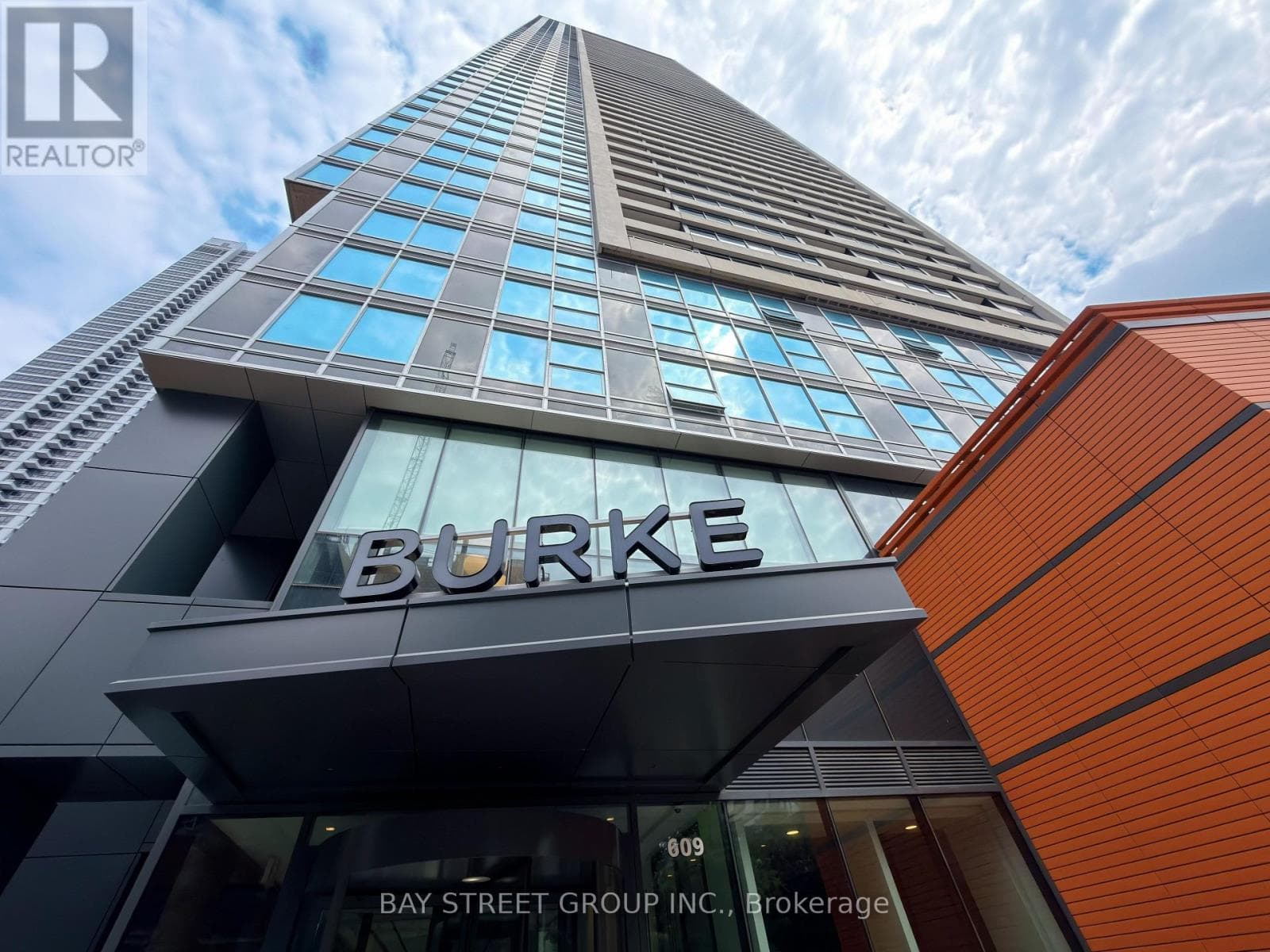 1211- 609 Sherbourne Street