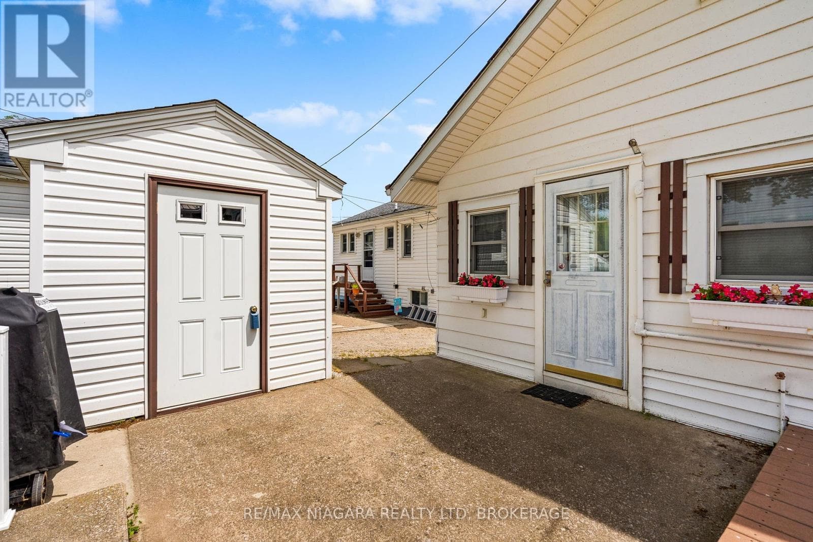 Single Family at 12893 OLD LAKESHORE Road, Wainfleet (Lakeshore), Ontario - Photo 9 - RE/MAX Garden City Realty