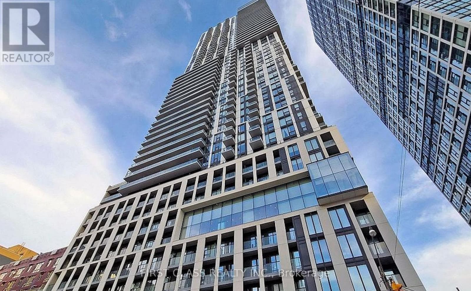 826- 251 Jarvis Street