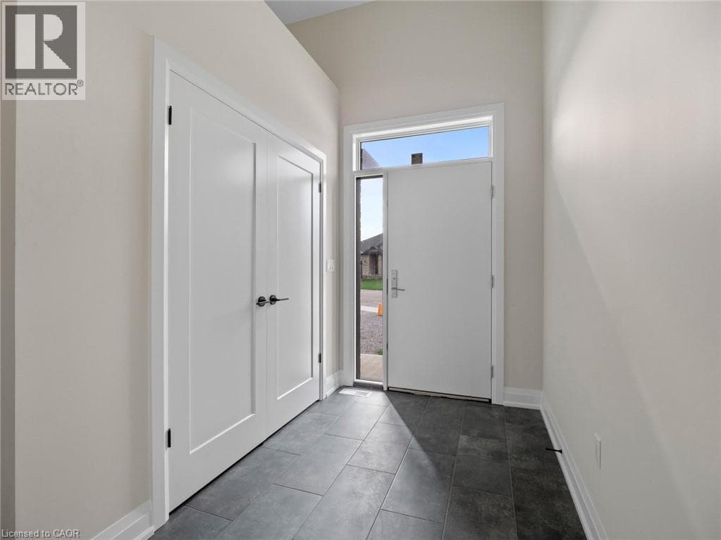 Single Family at 118 WILLOWBROOK Drive, Welland, Ontario - Photo 4 - RE/MAX Garden City Realty