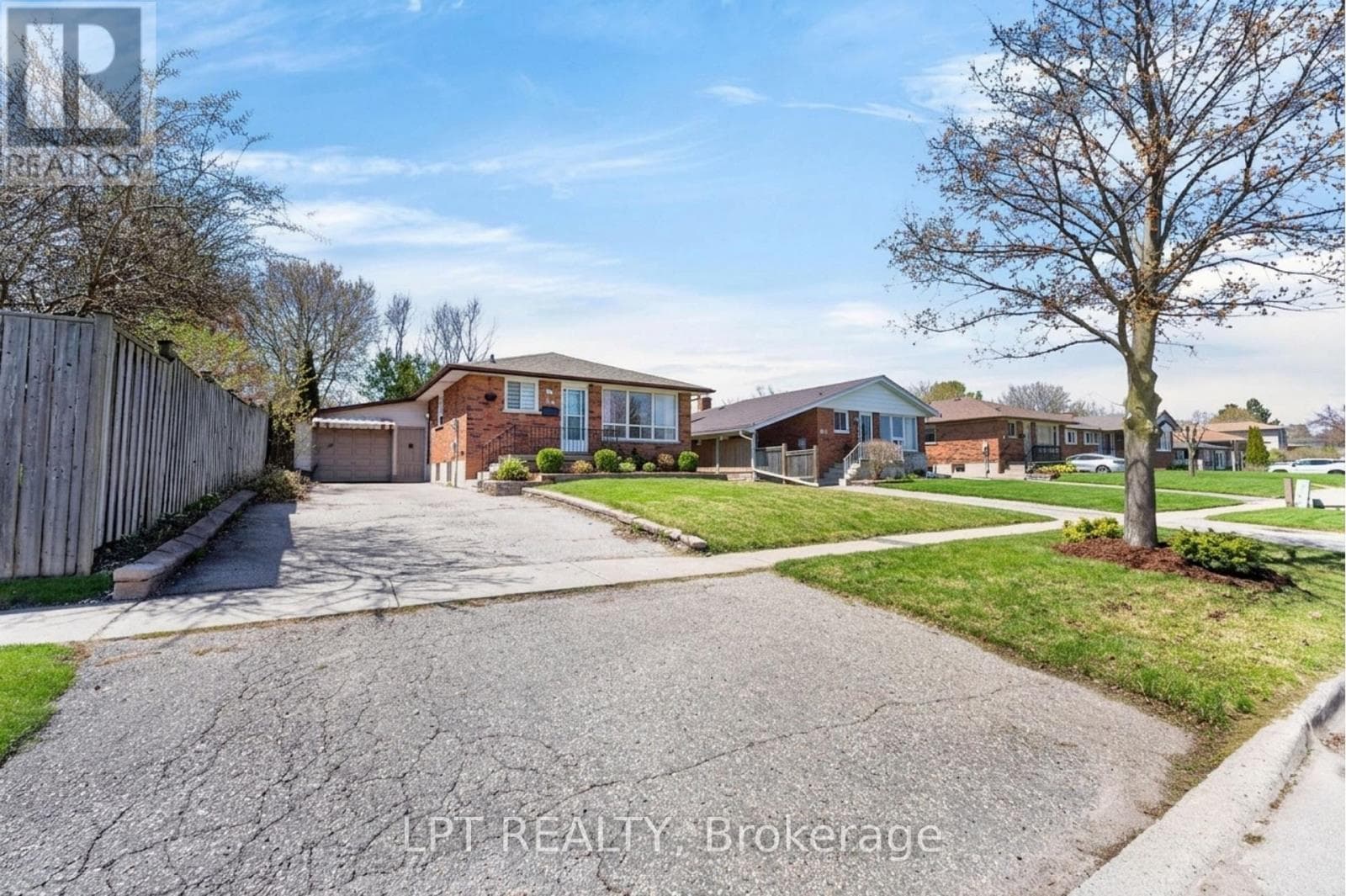 Single Family at 340 Fairlawn Street, Oshawa (McLaughlin), Ontario - Photo 4 - RE/MAX Garden City Realty