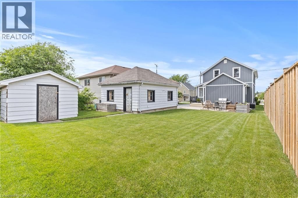 Single Family at 47 SULLIVAN Avenue, Thorold, Ontario - Photo 2 - RE/MAX Garden City Realty