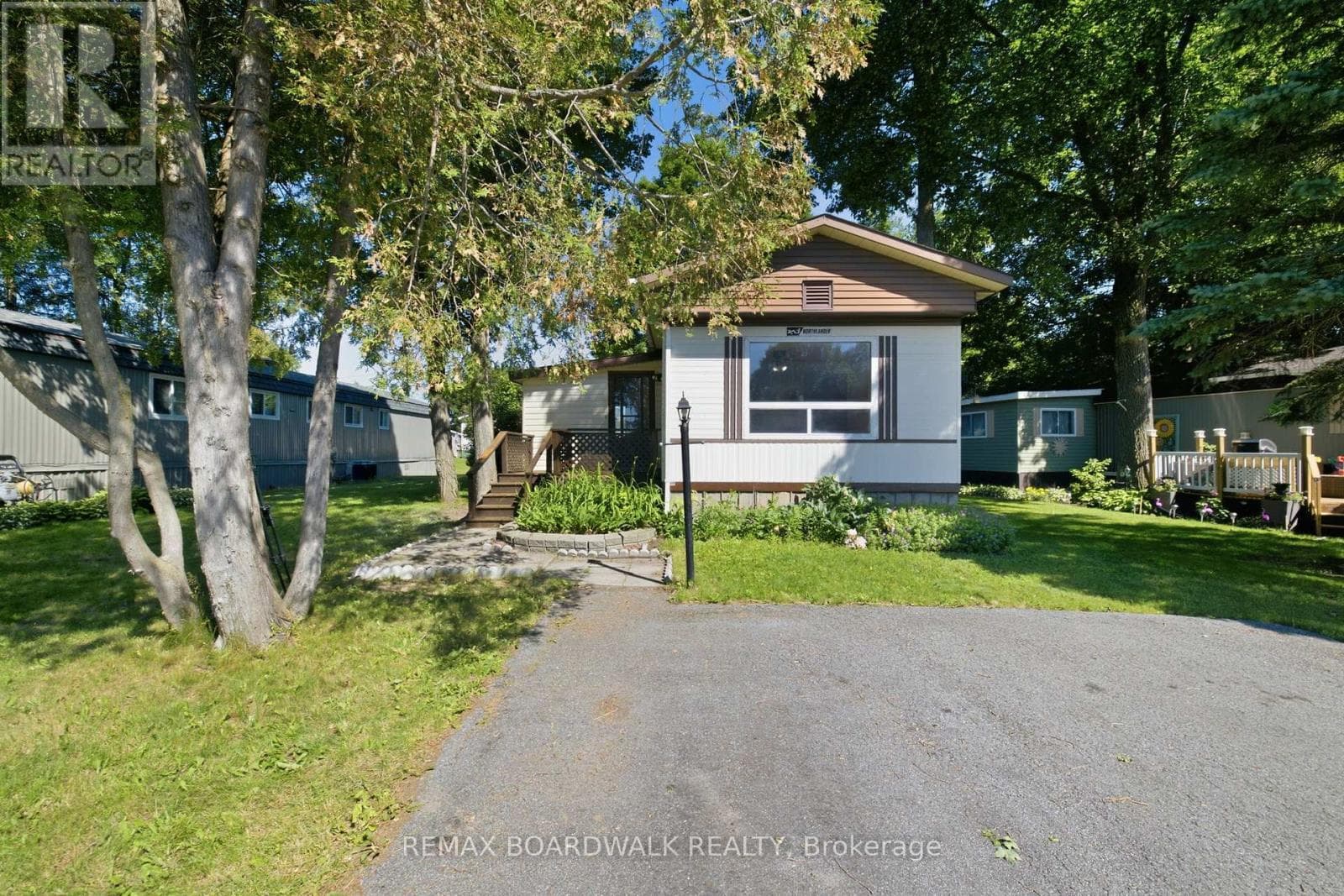 516 Maplegrove Road