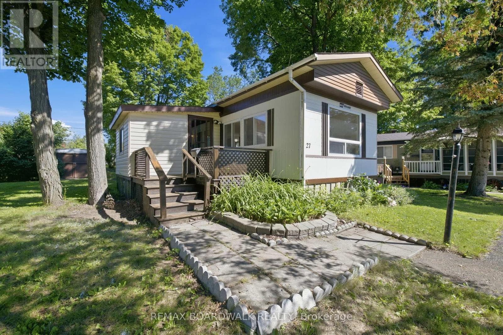 Single Family at 516 Maplegrove Road, Carleton Place, Ontario - Photo 2 - RE/MAX Garden City Realty