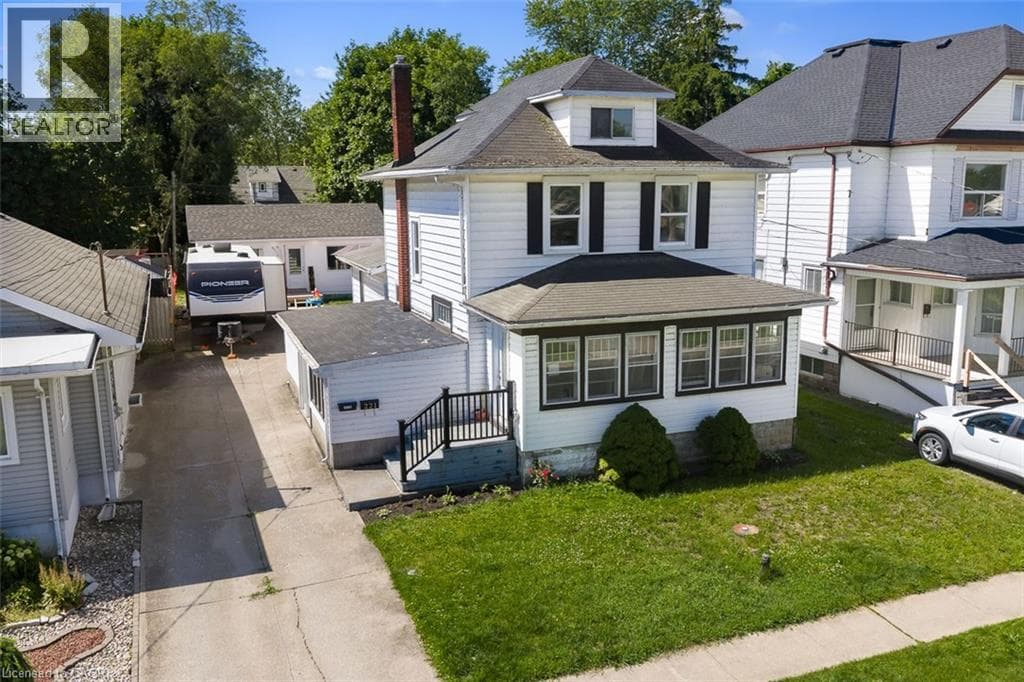 Single Family at 221 BOWEN Road, Fort Erie, Ontario - Photo 2 - RE/MAX Garden City Realty