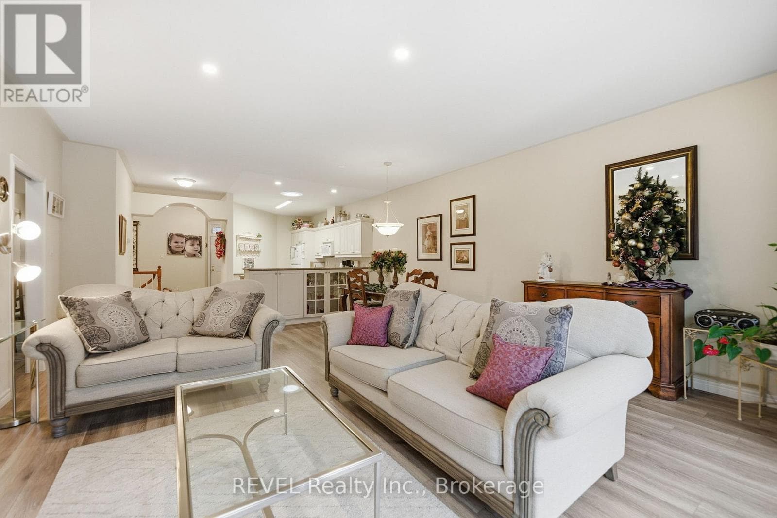 Single Family at 6295 Forest Ridge Drive, Niagara Falls (Stamford), Ontario - Photo 10 - RE/MAX Garden City Realty
