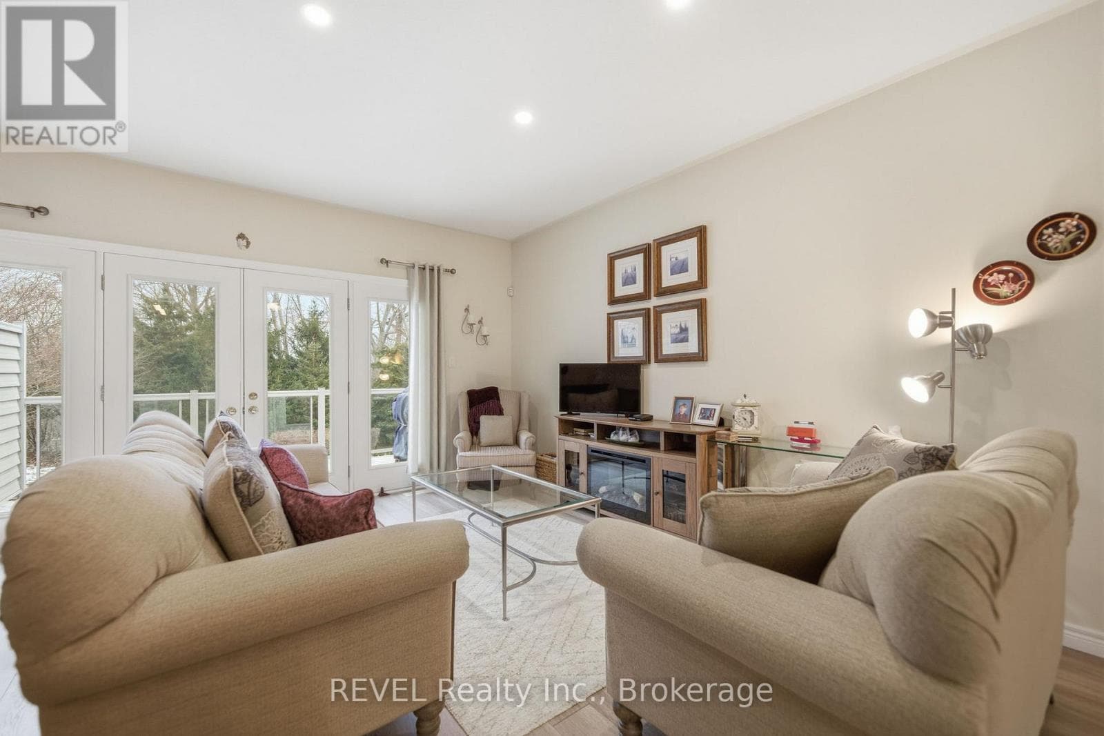 Single Family at 6295 Forest Ridge Drive, Niagara Falls (Stamford), Ontario - Photo 8 - RE/MAX Garden City Realty