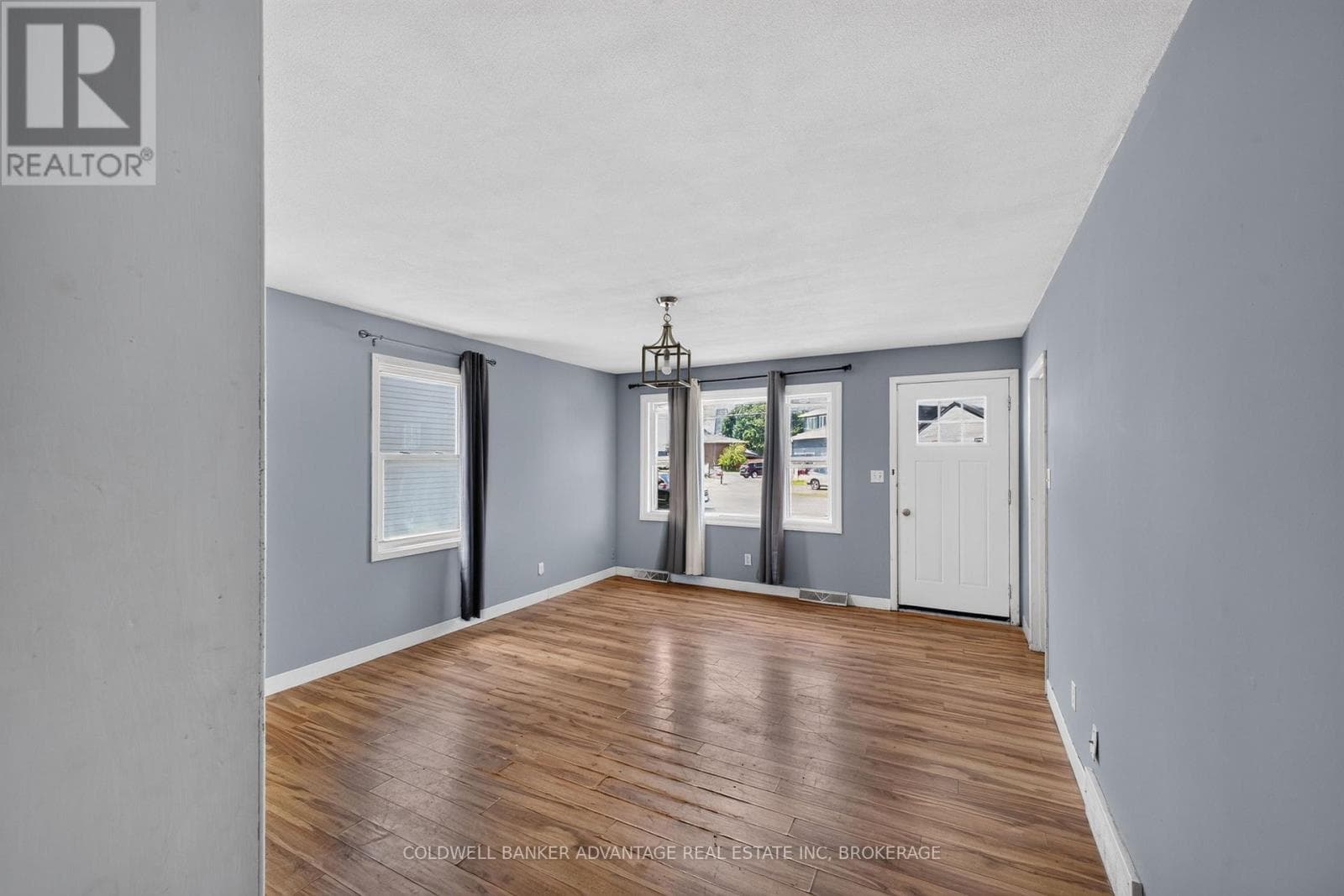 Single Family at 69 DOLPHIN Street, Port Colborne (Bethel), Ontario - Photo 10 - RE/MAX Garden City Realty