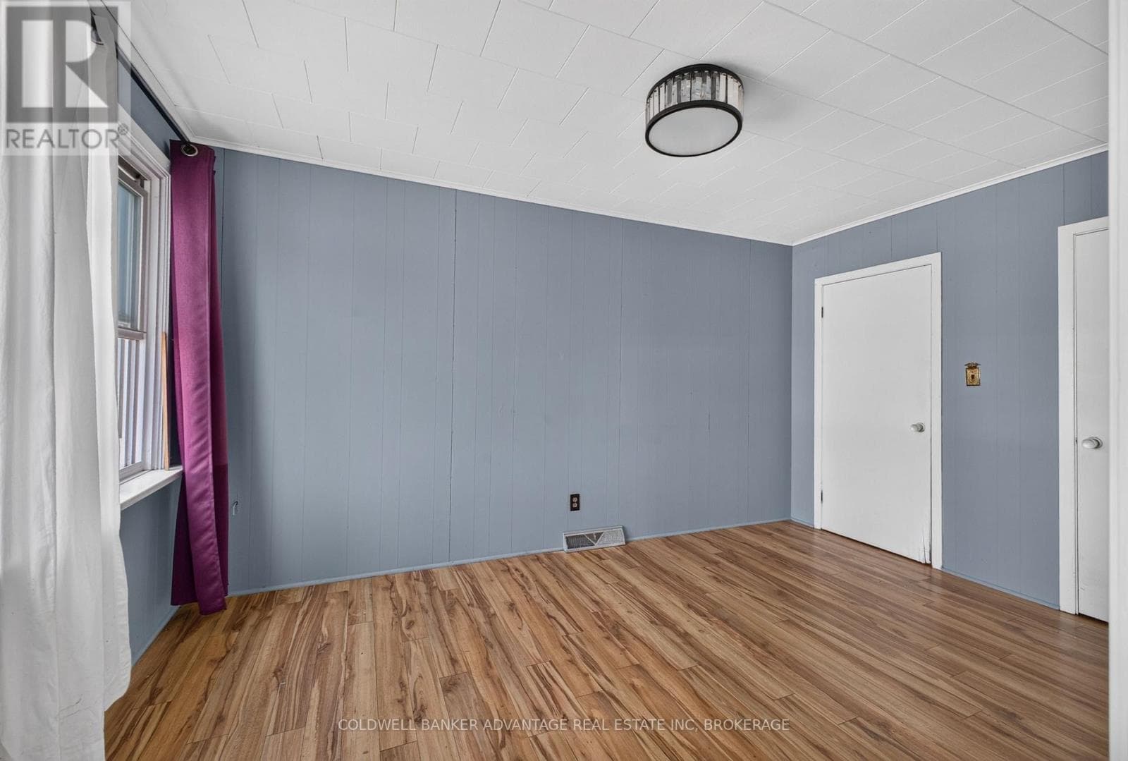 Single Family at 69 DOLPHIN Street, Port Colborne (Bethel), Ontario - Photo 7 - RE/MAX Garden City Realty