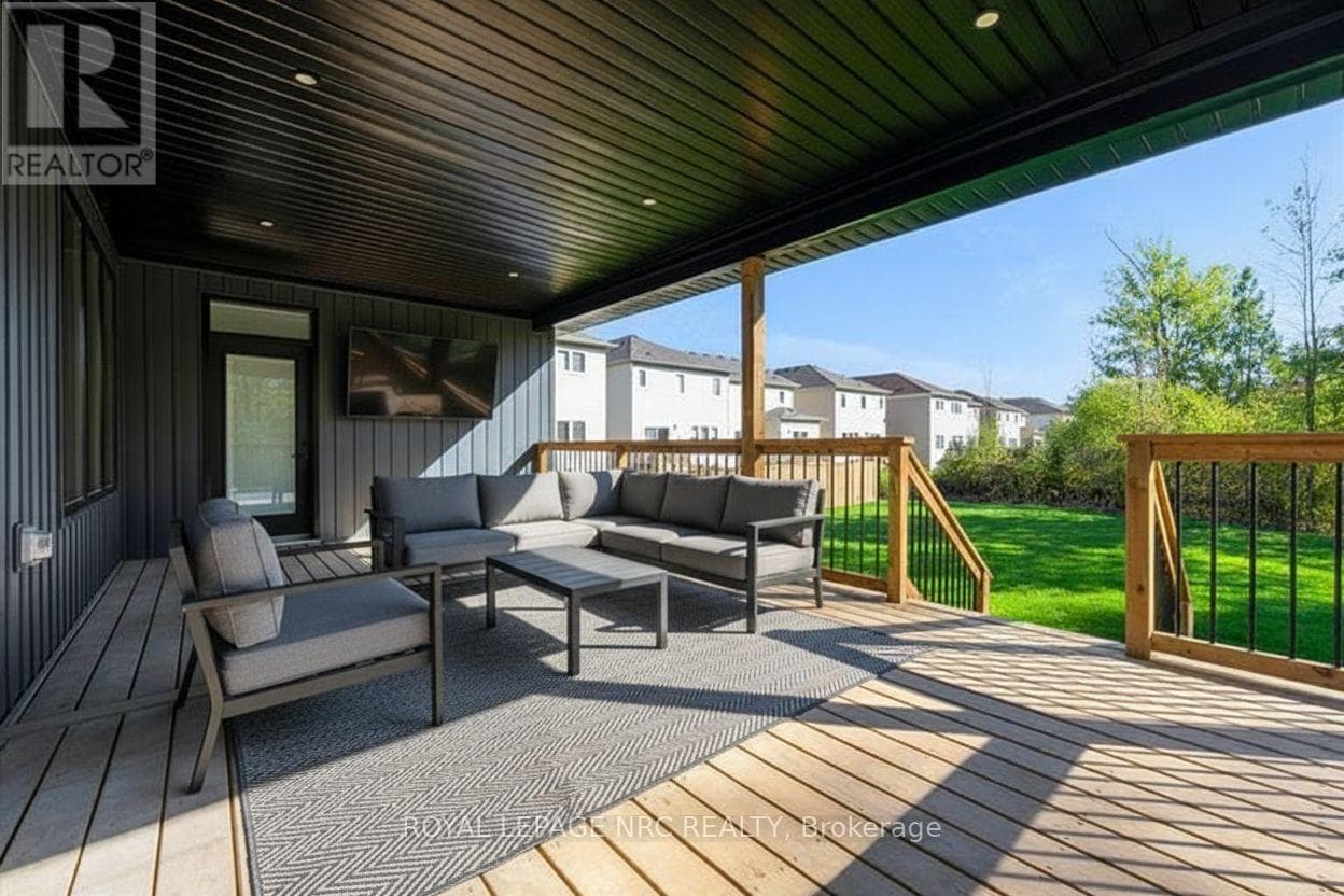Single Family at 207 Forks Road, Welland (Dain City), Ontario - Photo 2 - RE/MAX Garden City Realty