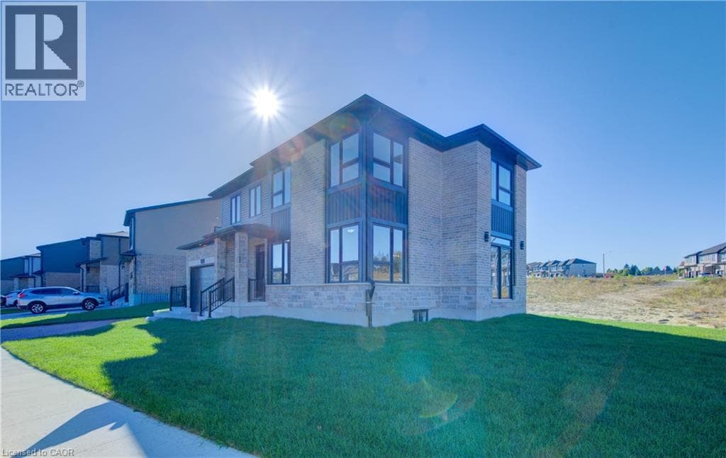 Single Family at 171 OTTERBEIN Road, Kitchener, Ontario - Photo 4 - RE/MAX Garden City Realty