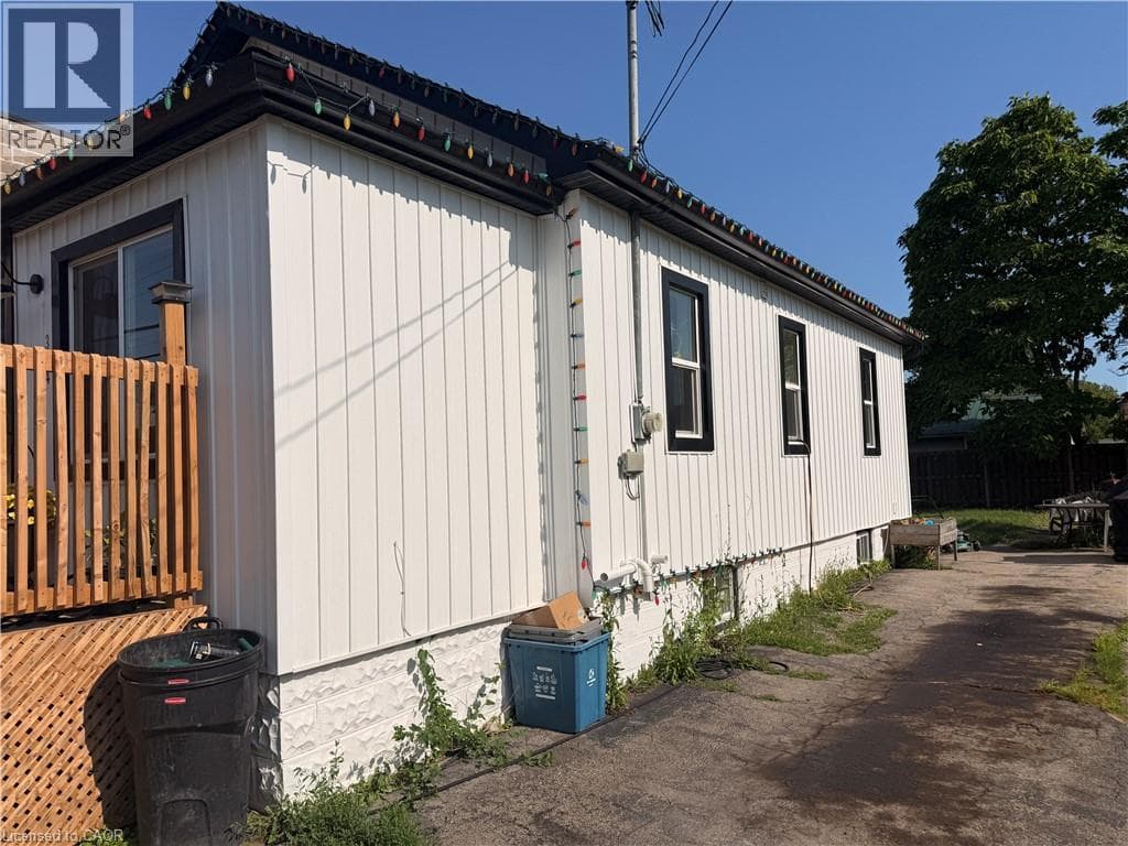 Multi-family at 314 BROADWAY, Welland, Ontario - Photo 5 - RE/MAX Garden City Realty