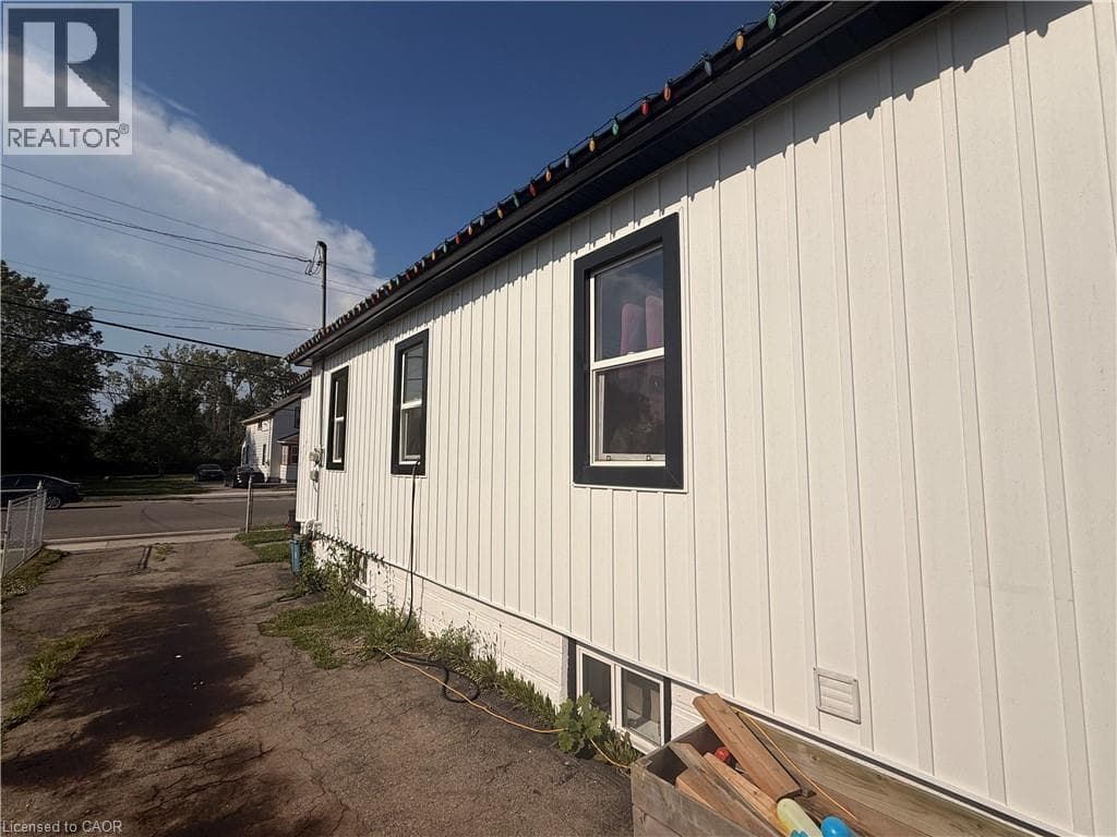 Multi-family at 314 BROADWAY, Welland, Ontario - Photo 6 - RE/MAX Garden City Realty