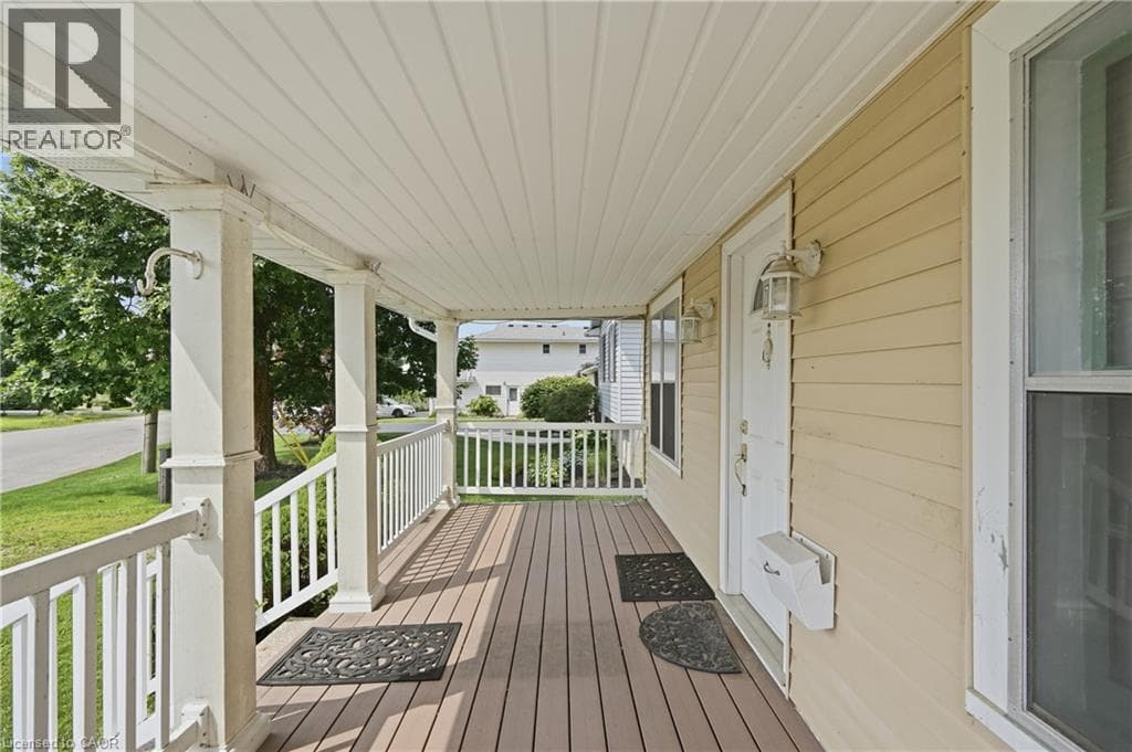 Single Family at 27 DRUMMOND Crescent, Fort Erie, Ontario - Photo 4 - RE/MAX Garden City Realty
