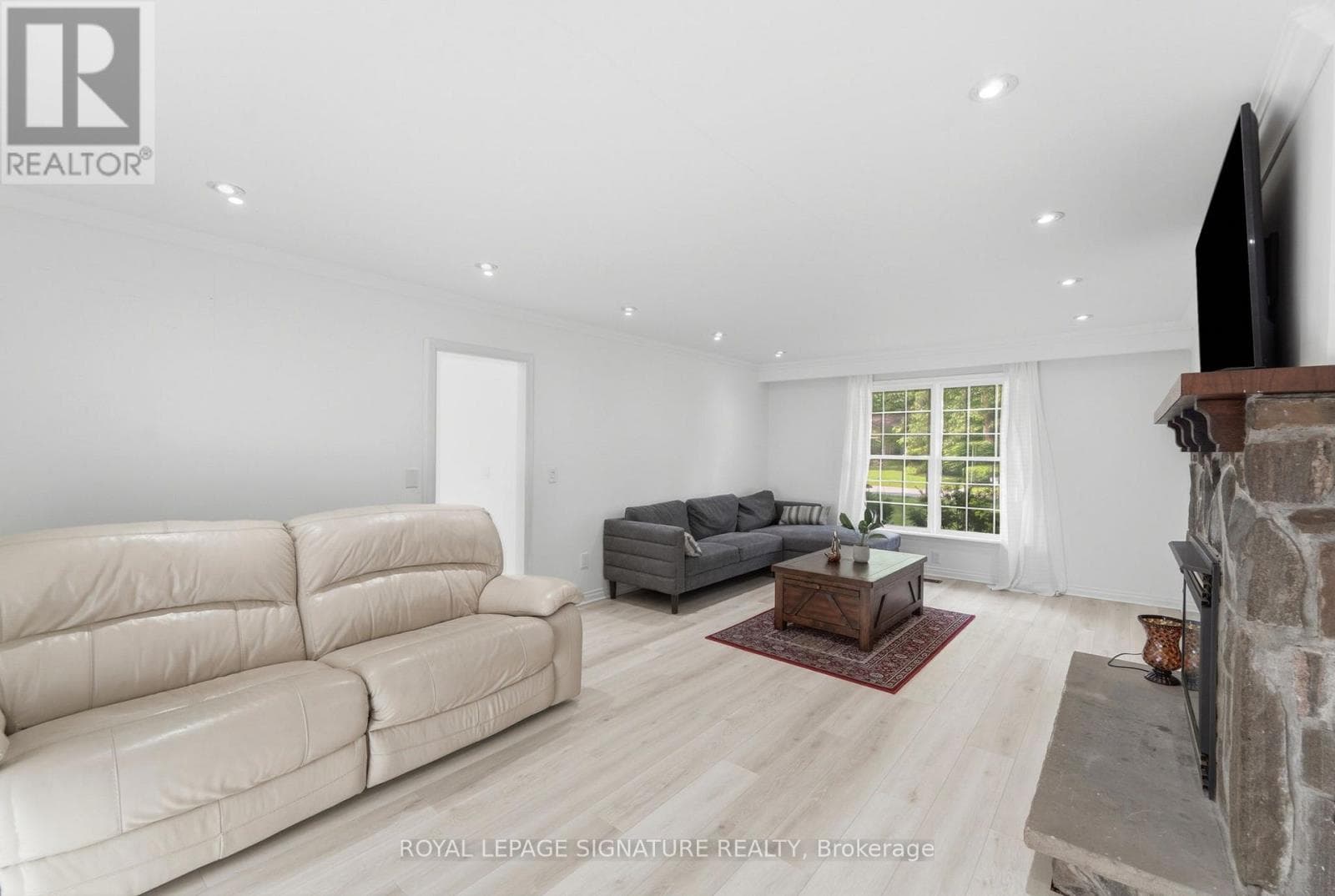 Single Family at 312 Dalewood Drive, Oakville (MO Morrison), Ontario - Photo 6 - RE/MAX Garden City Realty