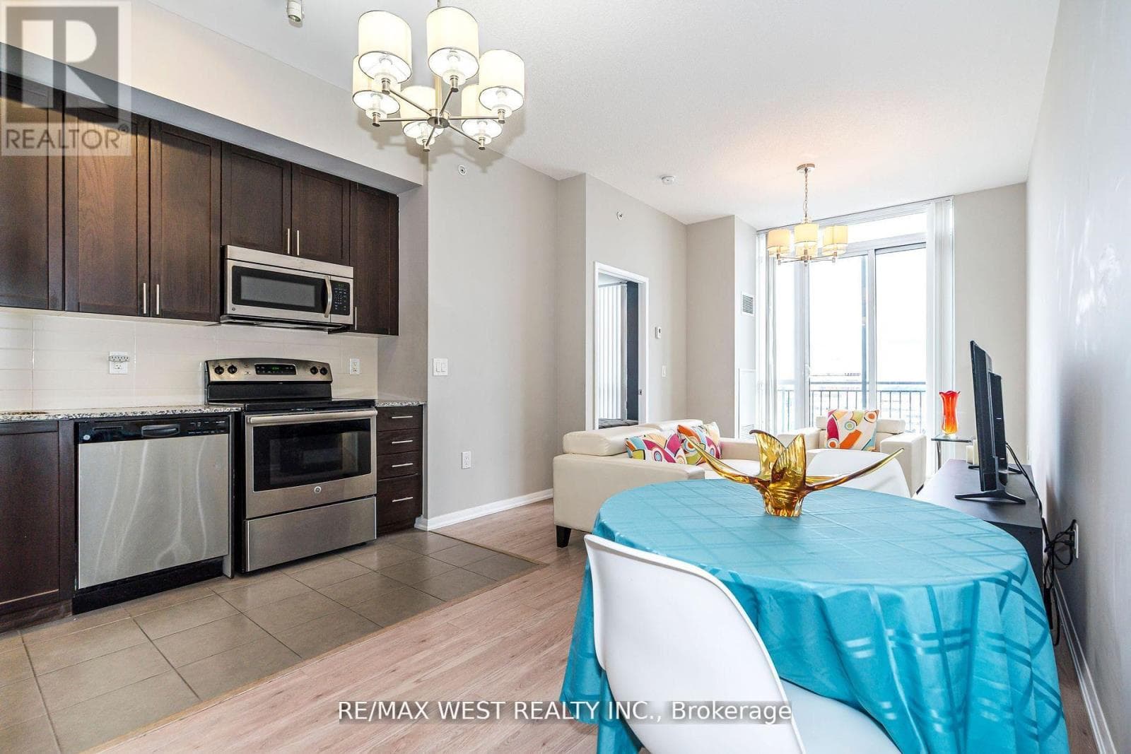 Single Family at 803- 830 Lawrence Avenue, Toronto (Yorkdale-Glen Park), Ontario - Photo 10 - RE/MAX Garden City Realty