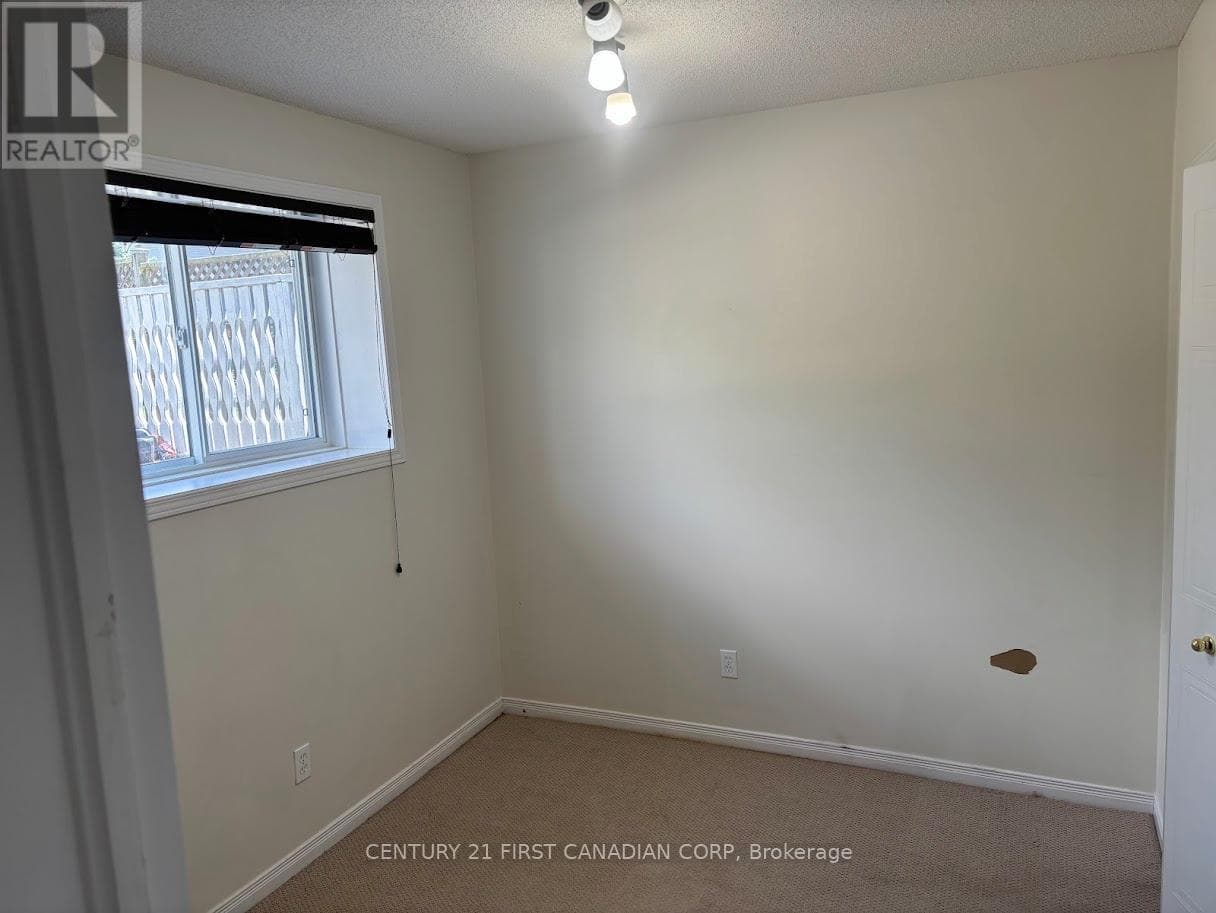 Single Family at 86 Loggers Grove, London East (East P), Ontario - Photo 3 - RE/MAX Garden City Realty