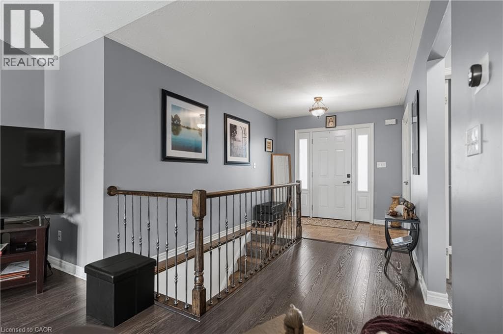 Single Family at 1052 VANSICKLE Road, St. Catharines, Ontario - Photo 5 - RE/MAX Garden City Realty