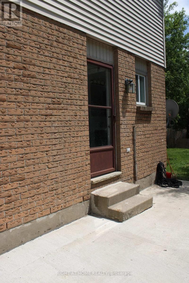 168 Golfdale Crescent