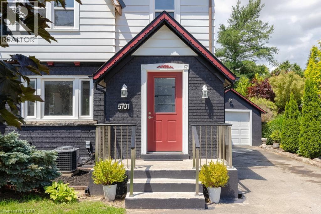 Single Family at 5701 DORCHESTER Road, Niagara Falls, Ontario - Photo 3 - RE/MAX Garden City Realty