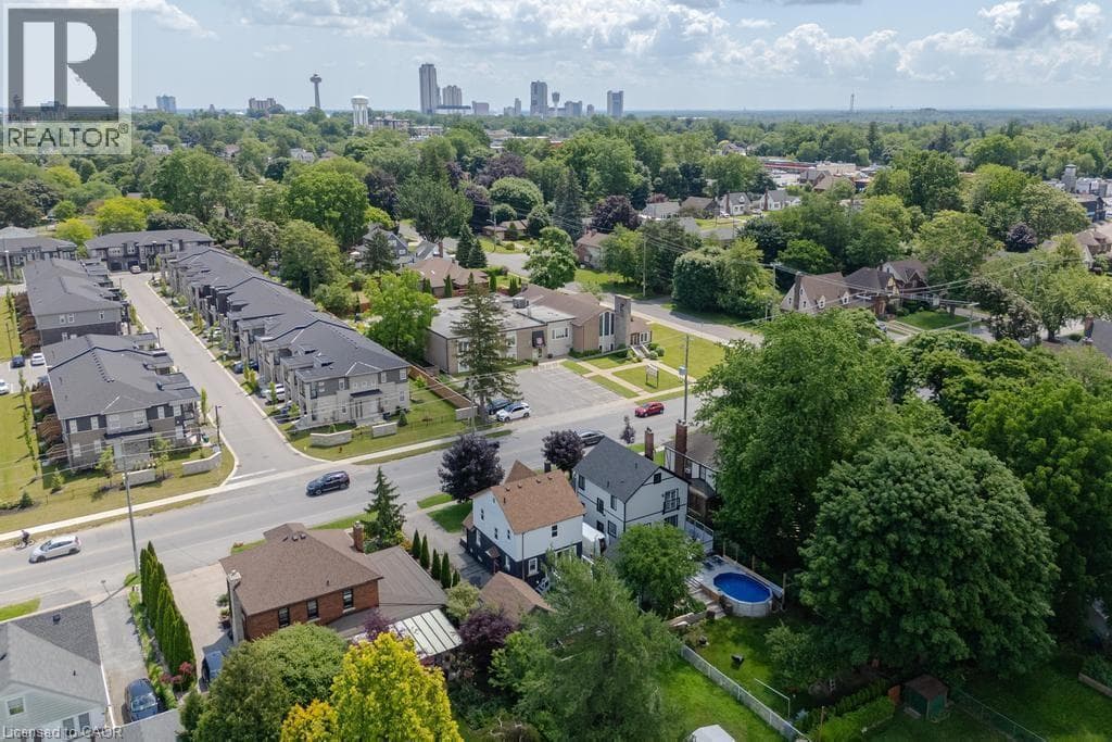 Single Family at 5701 DORCHESTER Road, Niagara Falls, Ontario - Photo 9 - RE/MAX Garden City Realty