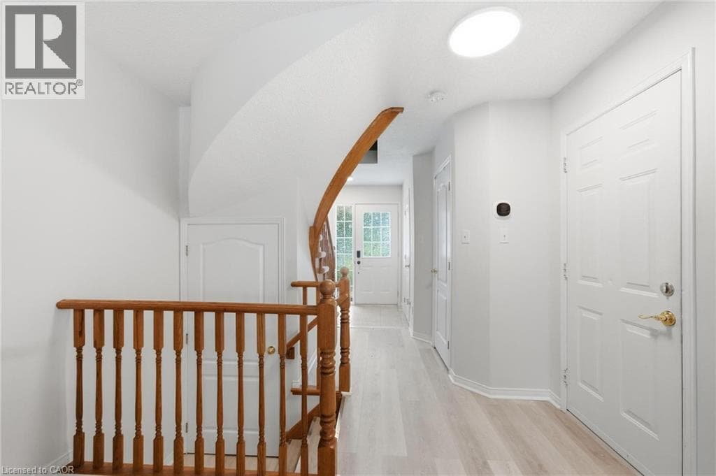 Single Family at 27 BEECH Street, Grimsby, Ontario - Photo 4 - RE/MAX Garden City Realty