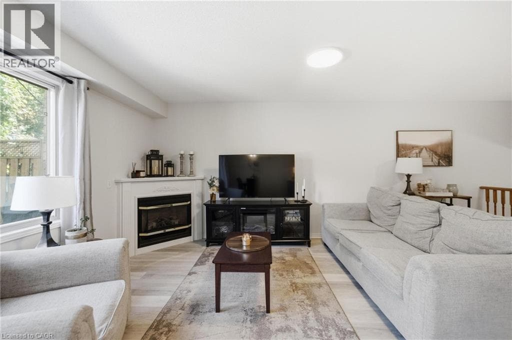 Single Family at 27 BEECH Street, Grimsby, Ontario - Photo 8 - RE/MAX Garden City Realty