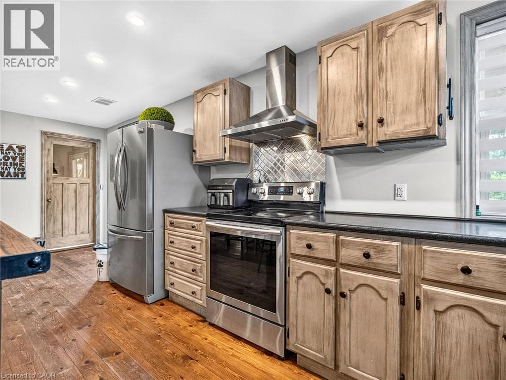 Single Family at 118 RIVER Road, Pelham, Ontario - Photo 10 - RE/MAX Garden City Realty