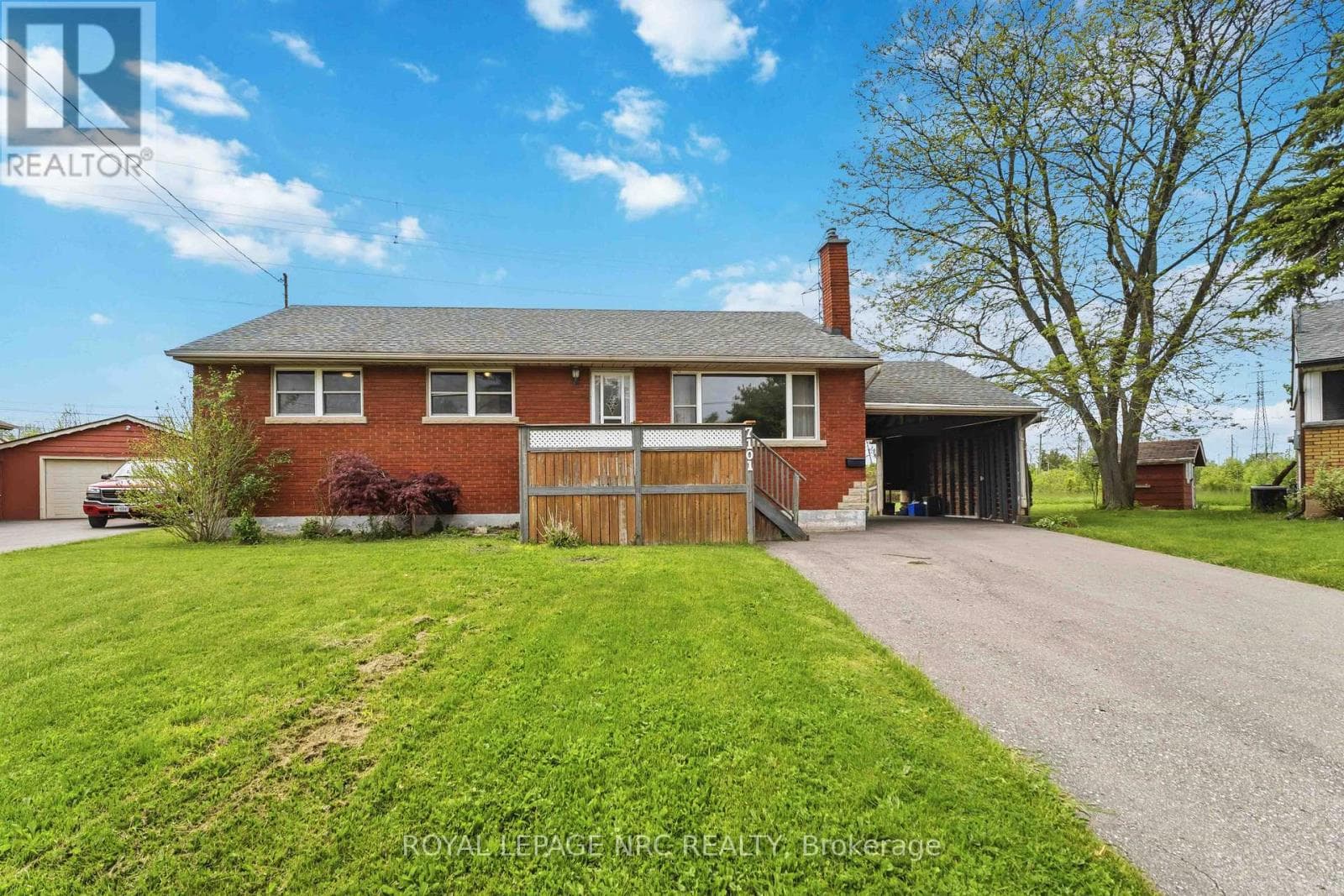 Single Family at 7101 Roger Crescent, Niagara Falls (Arad/Fallsview), Ontario - Photo 5 - RE/MAX Garden City Realty