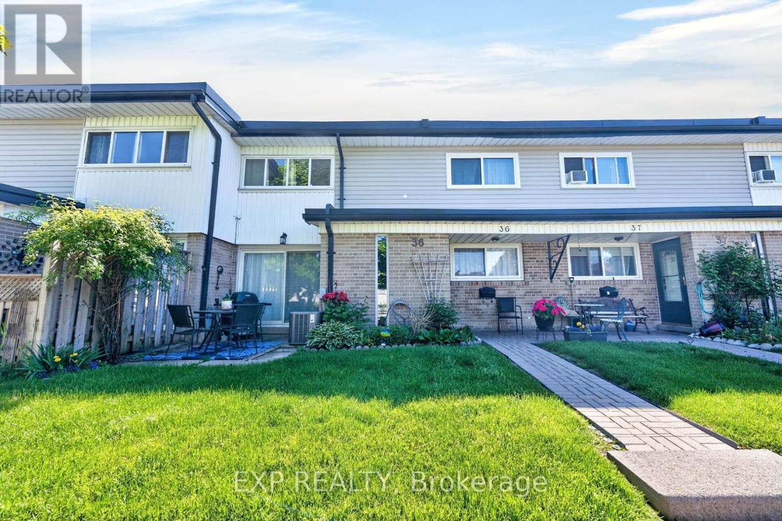 36- 925 Bayly Street