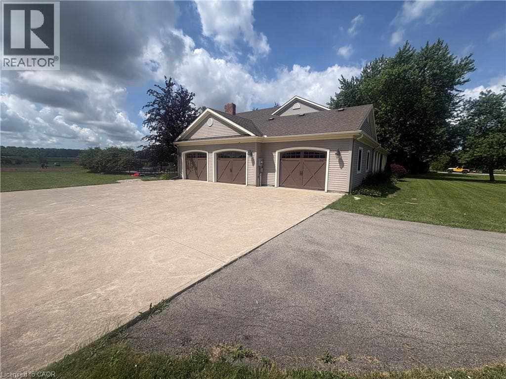 Single Family at 915 QUEENSTON Road, Niagara-on-the-Lake, Ontario - Photo 6 - RE/MAX Garden City Realty