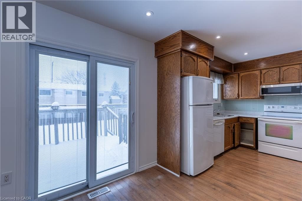Single Family at Main- 1 ELDRID Court, Grimsby, Ontario - Photo 8 - RE/MAX Garden City Realty