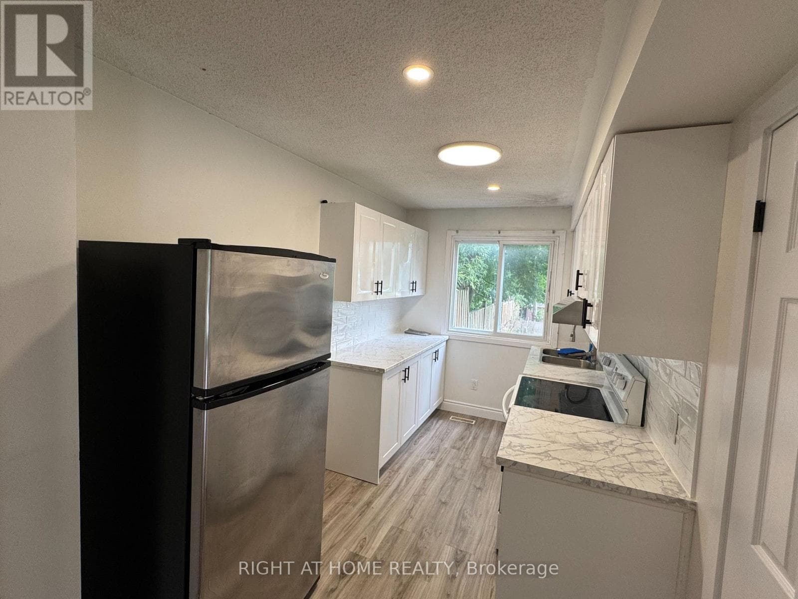 Multi-family at 168 Golfdale Crescent, London South (South Q), Ontario - Photo 8 - RE/MAX Garden City Realty