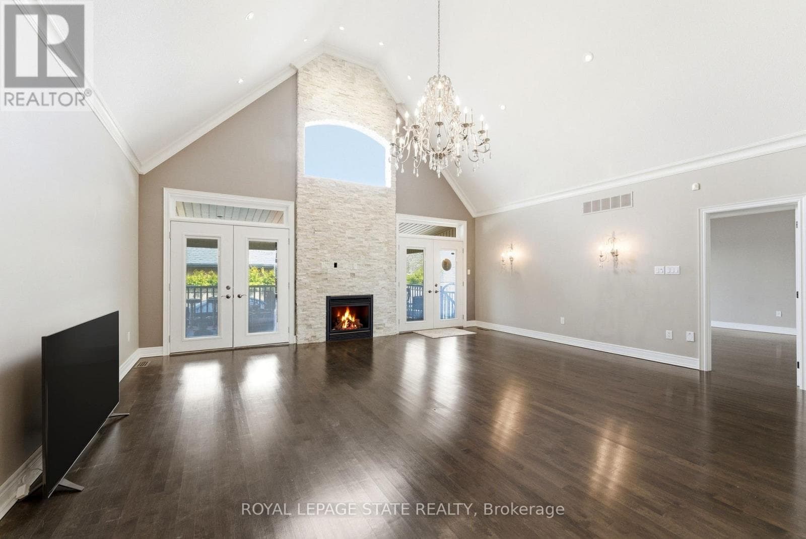 Single Family at 85 Hillcroft Drive, Hamilton (Stoney Creek Mountain), Ontario - Photo 10 - RE/MAX Garden City Realty