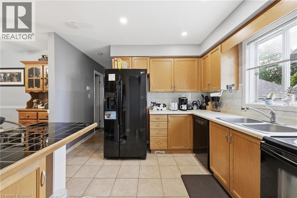 Single Family at 5709 DEERBROOK Street, Niagara Falls, Ontario - Photo 10 - RE/MAX Garden City Realty
